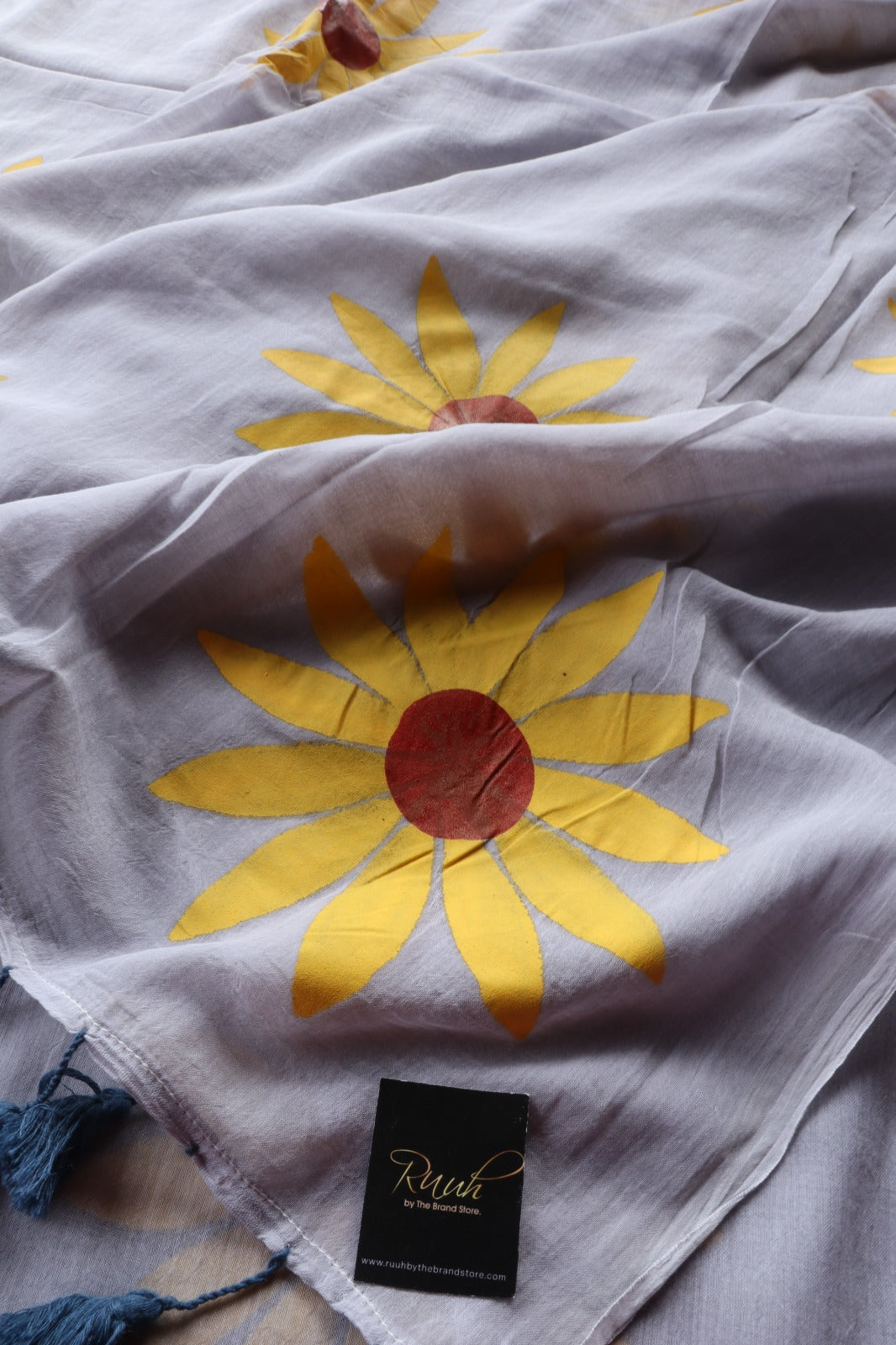 LIGHT GREY MULMUL SUNFLOWER HANDPAINT SAREE