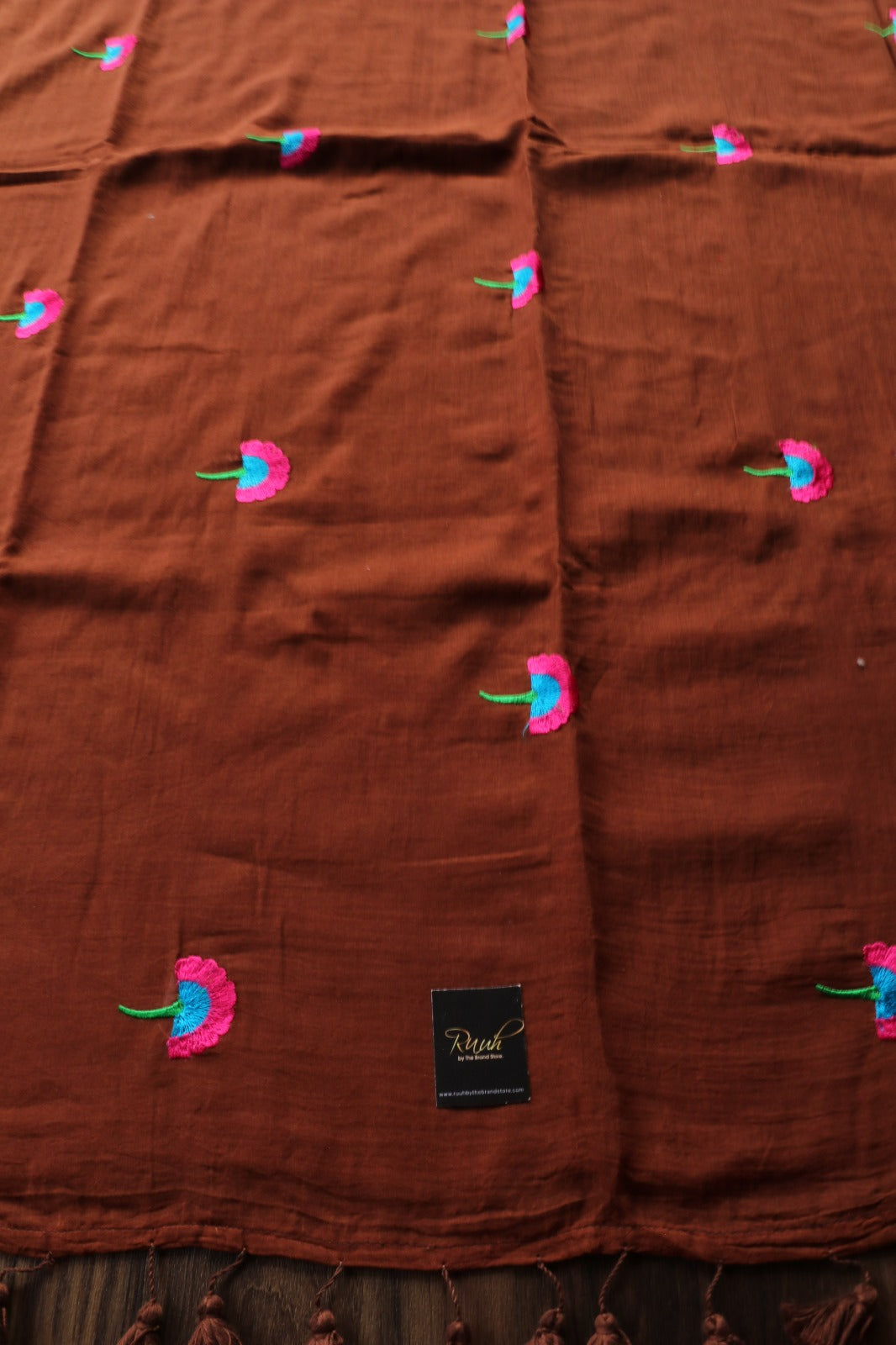 BROWN MULMUL FLORAL EMBROIDERY SAREE