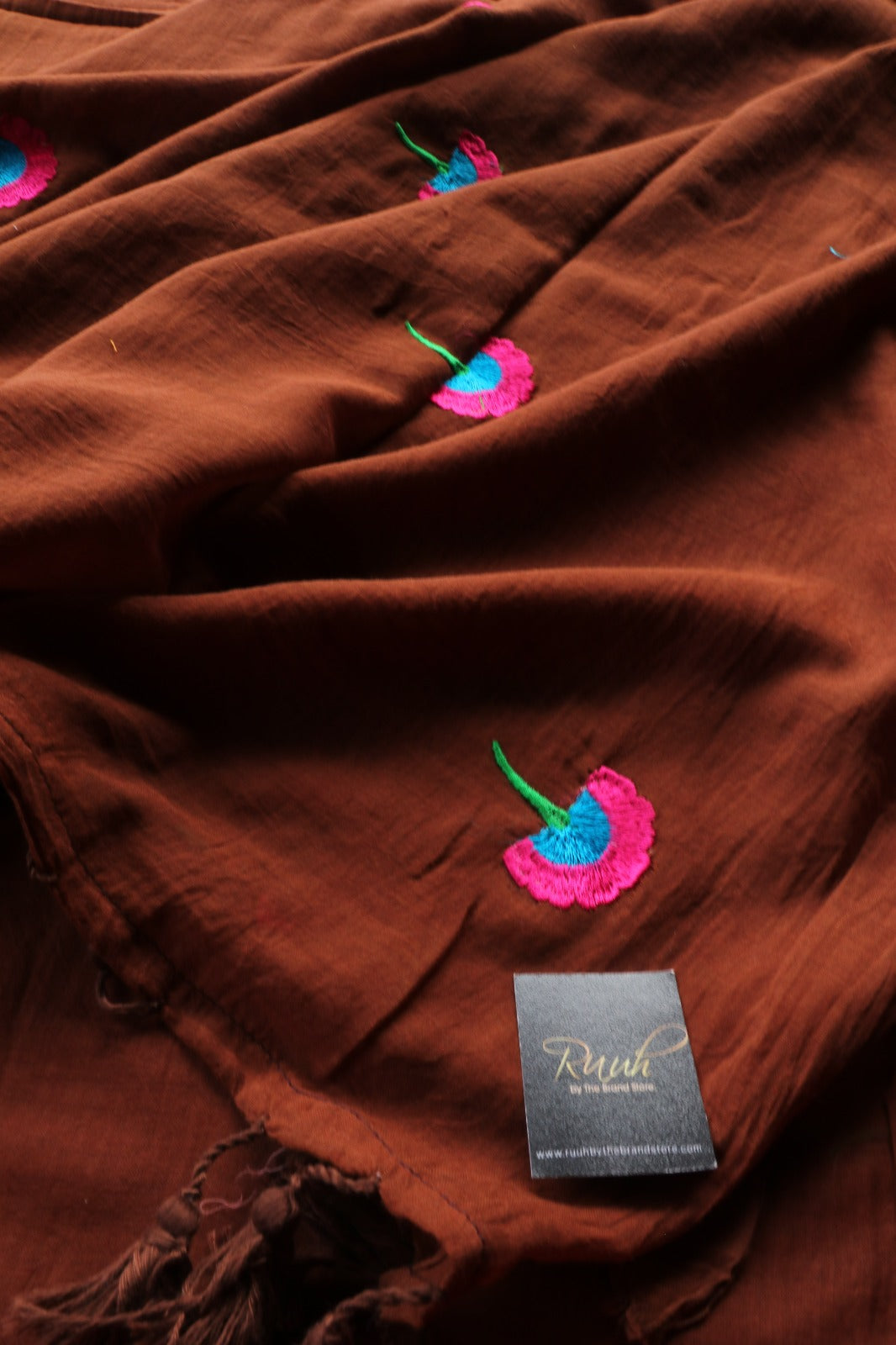 BROWN MULMUL FLORAL EMBROIDERY SAREE