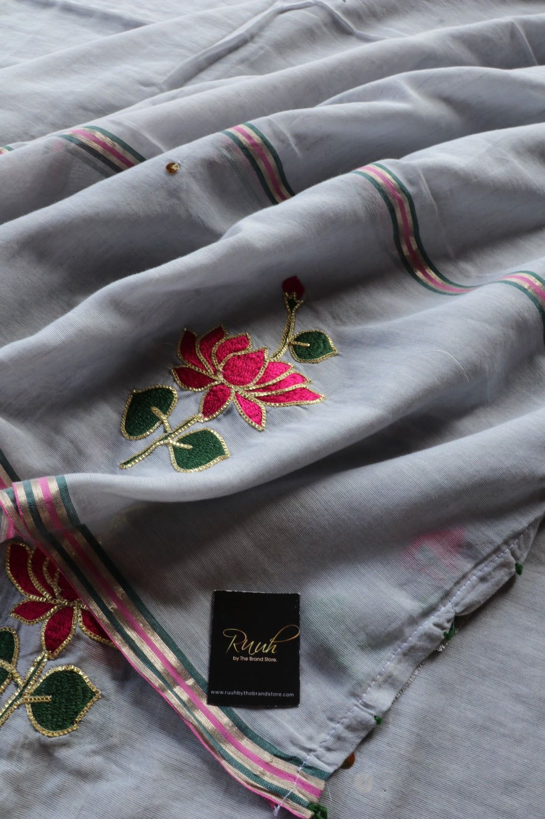 GREY MULMUL SAREE WITH LOTUS EMBROIDERY