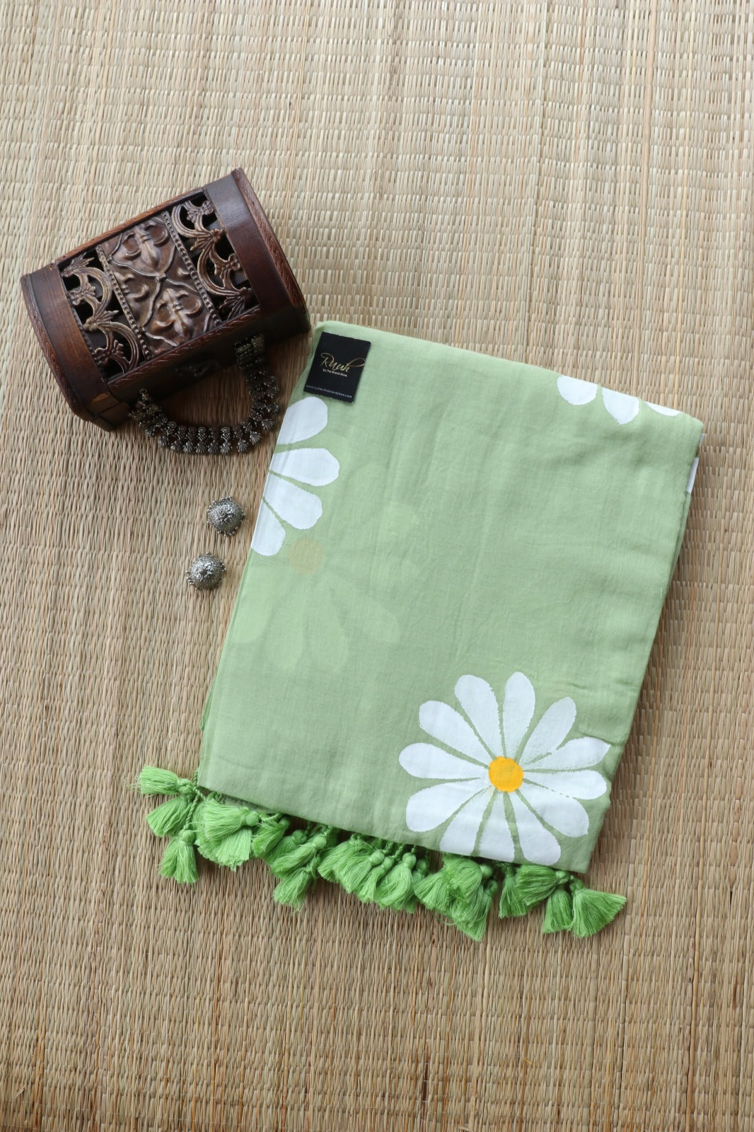 LIGHT GREEN MULMUL DAISY HANDPAINT SAREE - TBS26MD