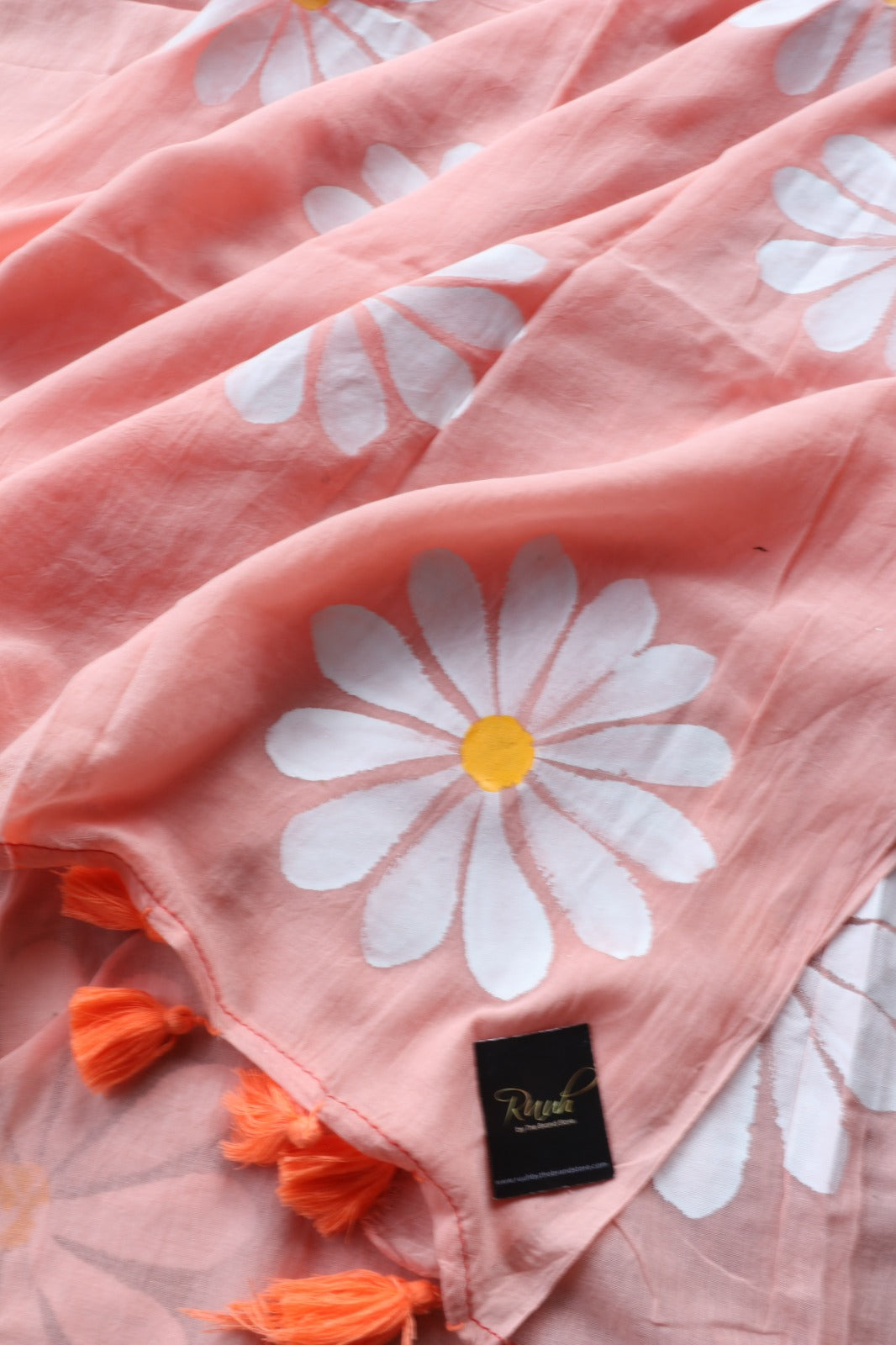 PEACH MULMUL DAISY HANDPAINT SAREE- TBS26MD