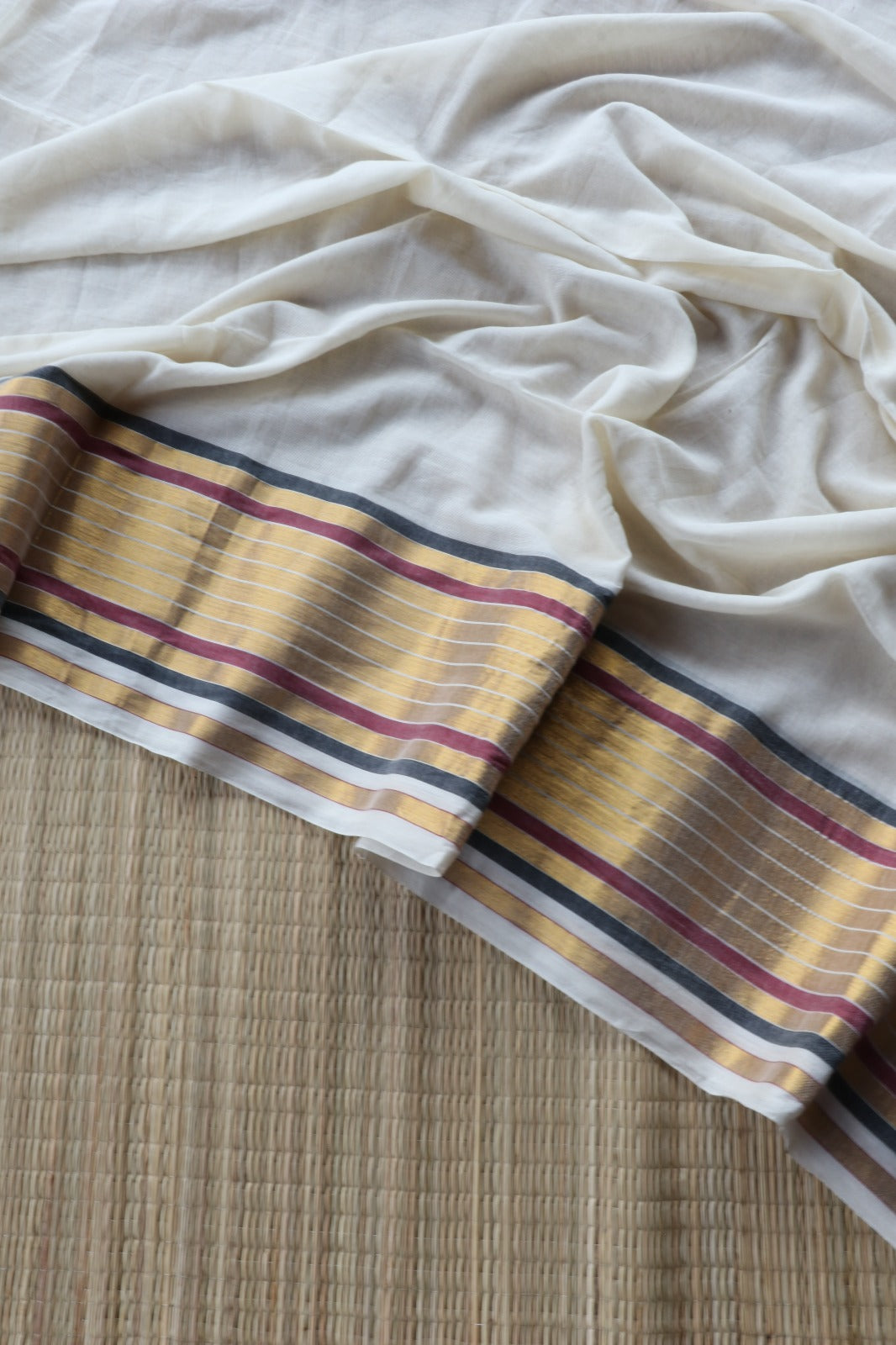 MUL COTTON SAREE WITH ZARI AND COLOUR BORDER- TBS26VC