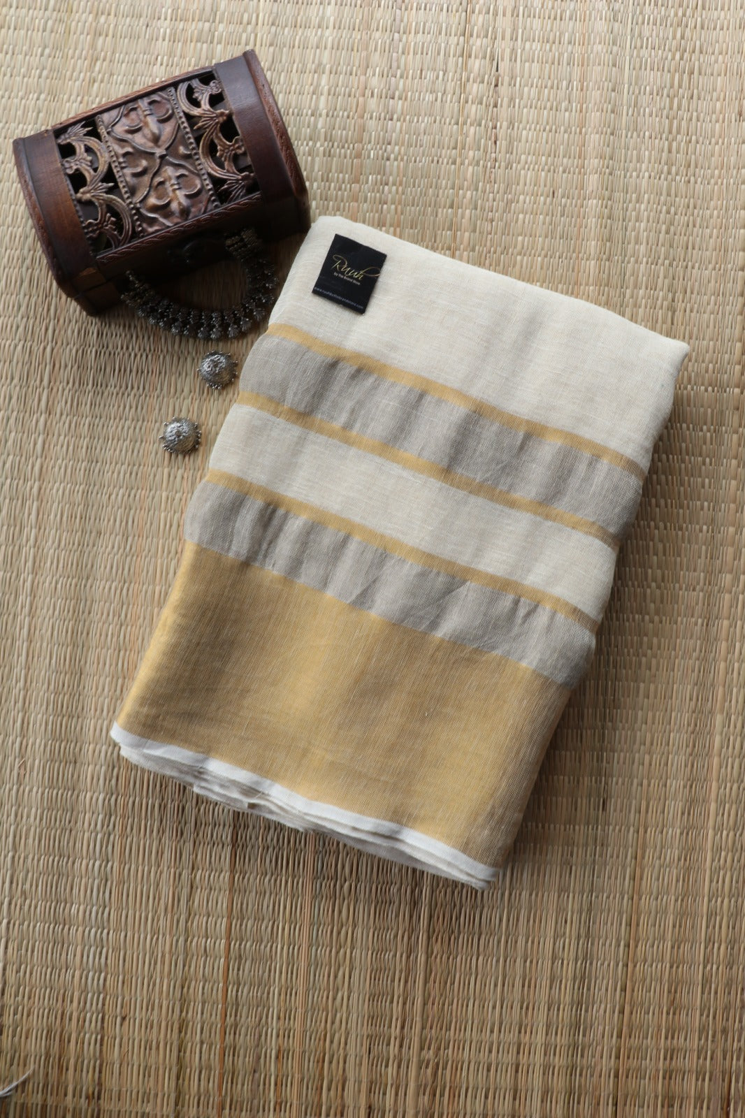BEIGE LINEN SAREE