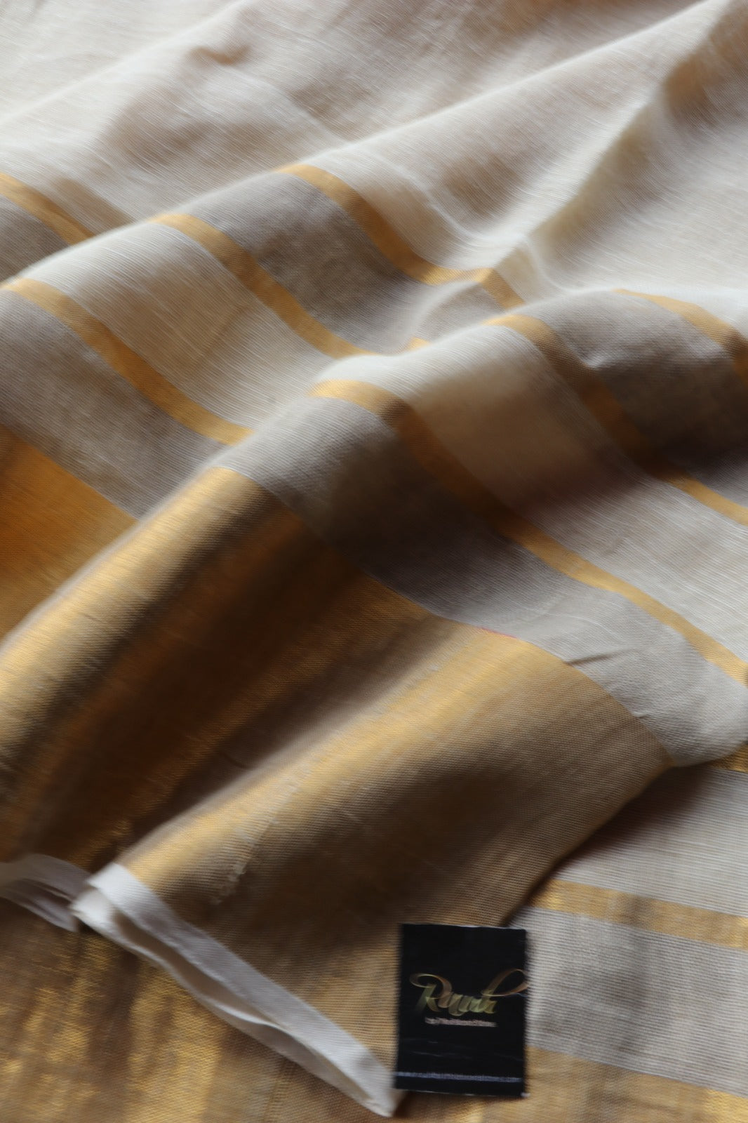 BEIGE LINEN SAREE