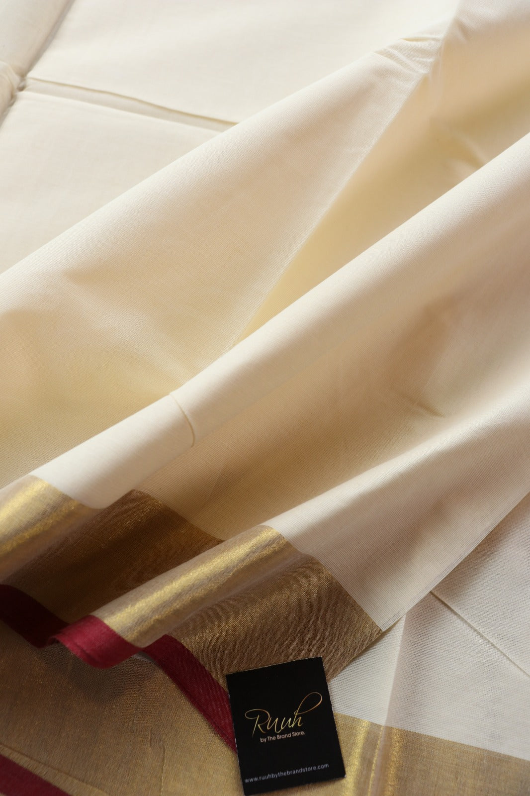 KERALA COTTON SAREE WITH MAROON EDGE