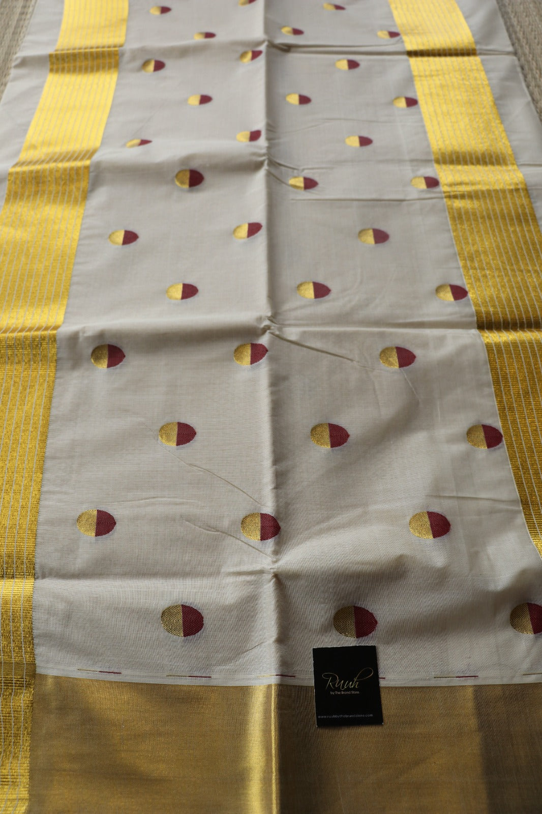 PREMIUM KERALA COTTON WITH MAROON POLKA WEAVING