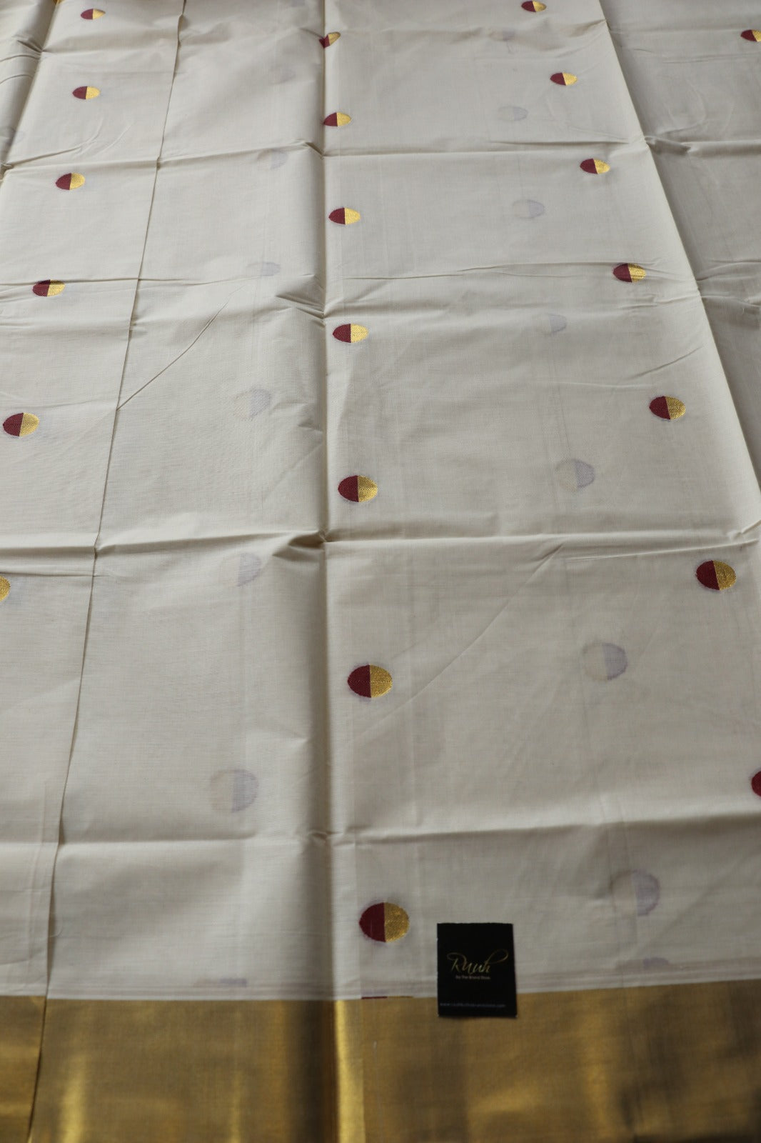 PREMIUM KERALA COTTON WITH MAROON POLKA WEAVING