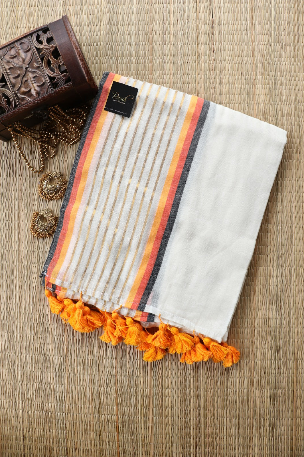MULMUL COTTON SAREE WITH ZARI & COLOUR BORDER