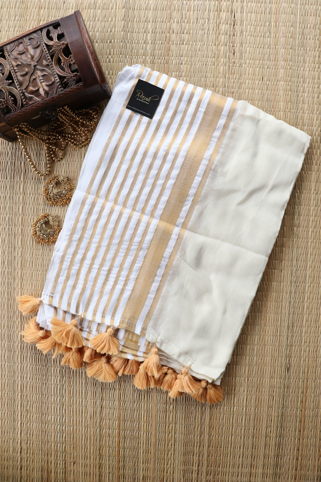 MULMUL SAREE WITH ZARI STRIPE BORDER