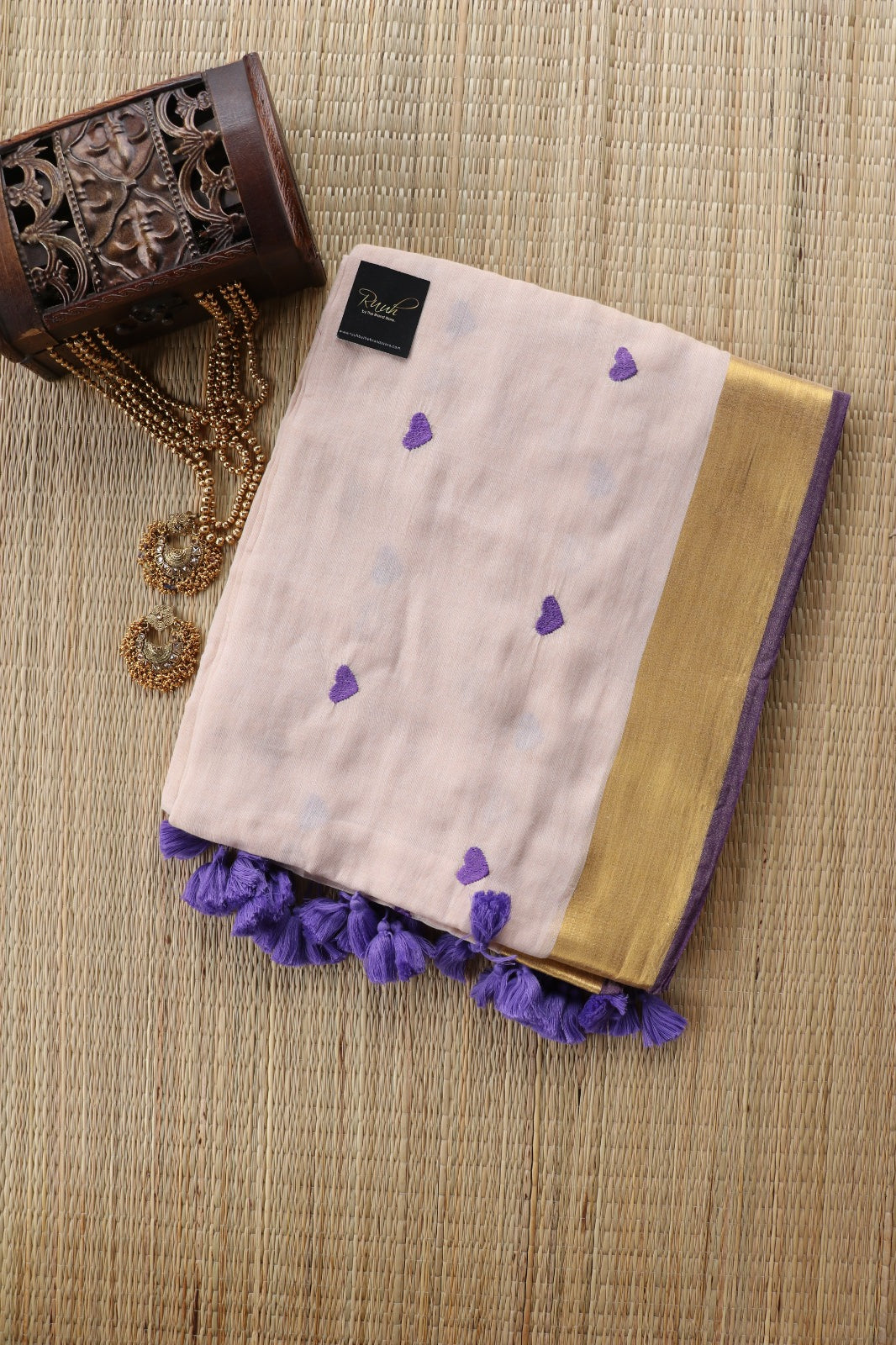 LAVENDER HEART EMBROIDERED MULMUL SAREE