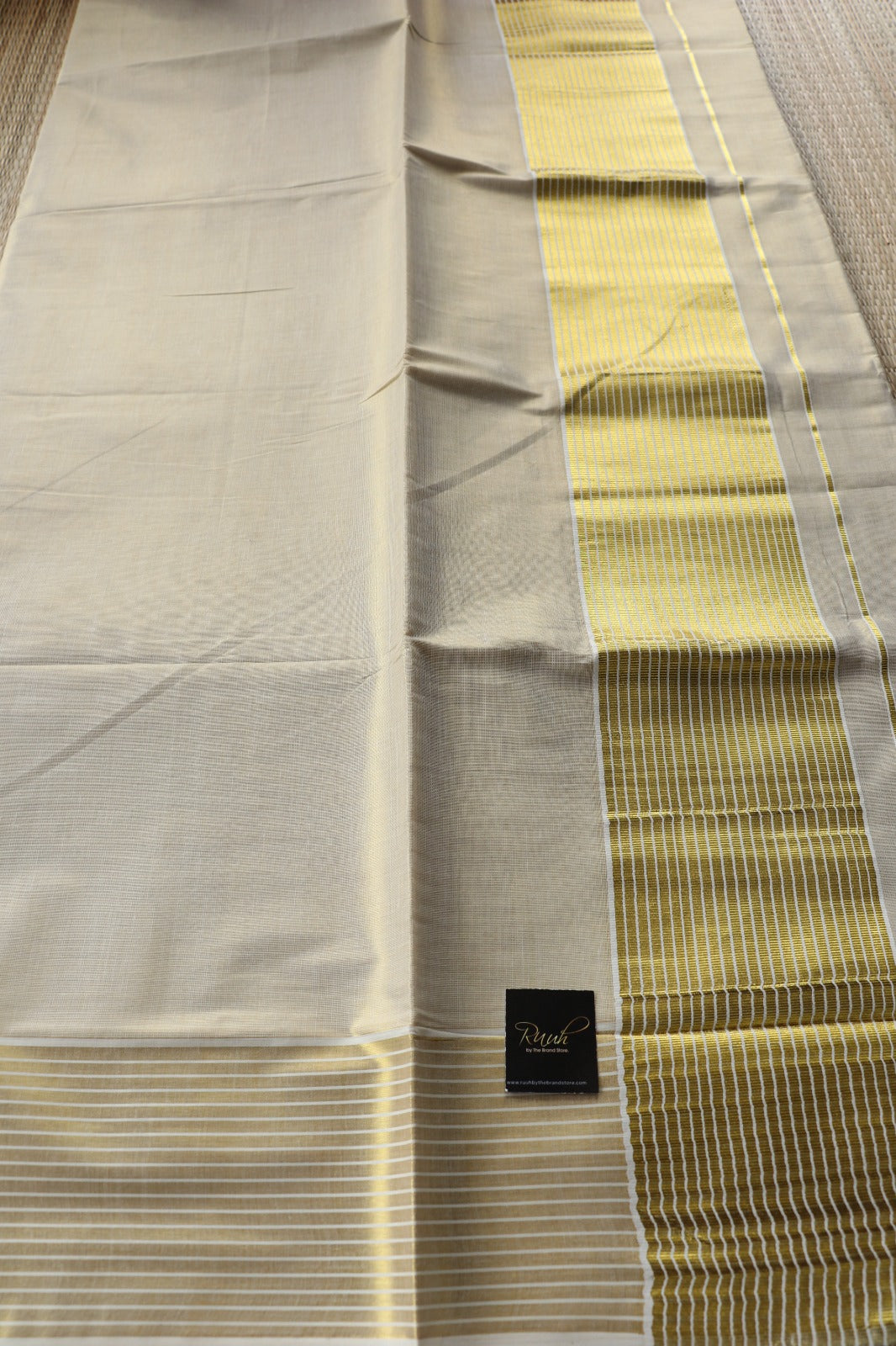 PLAIN TISSUE SAREE