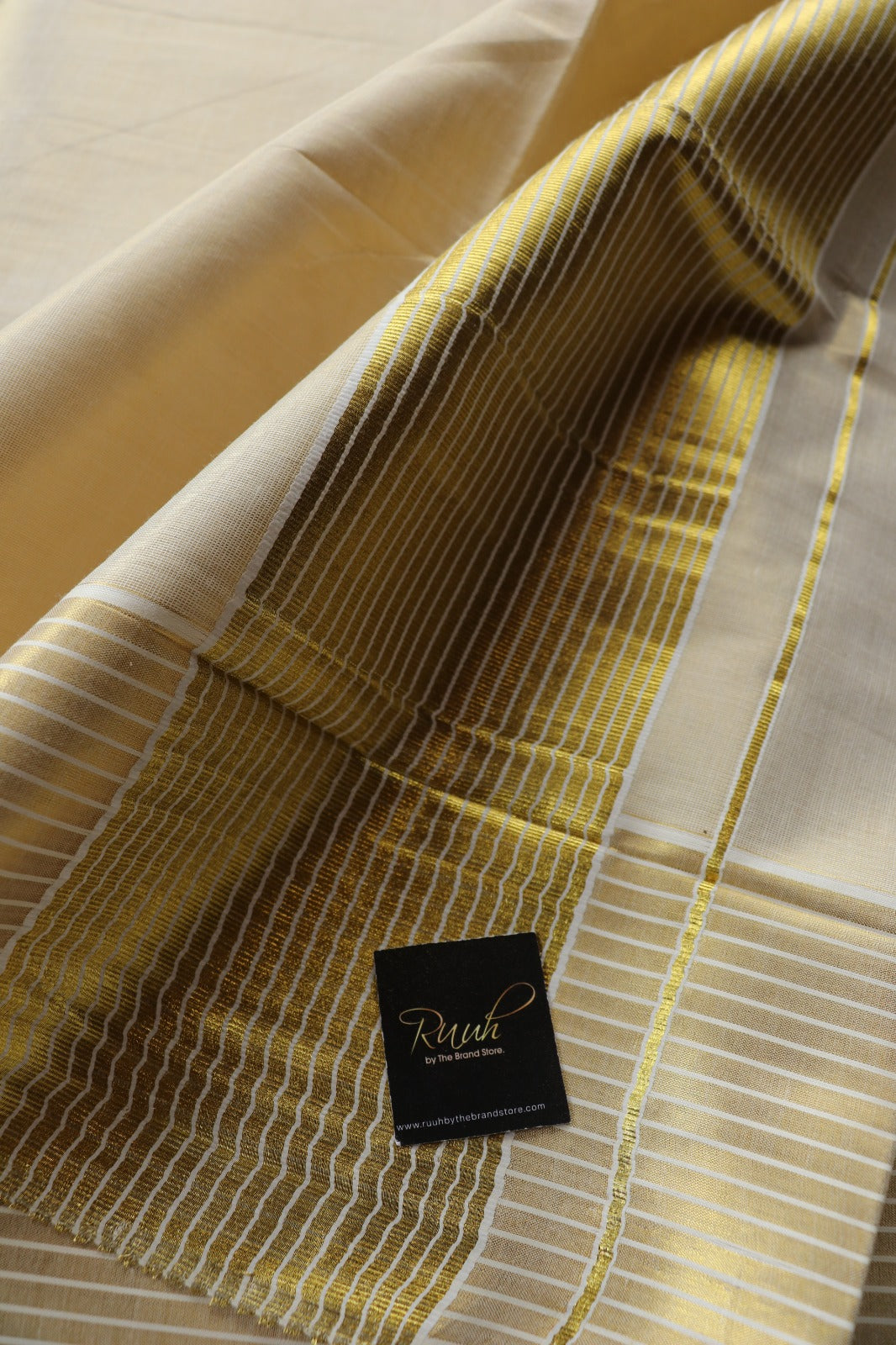 PLAIN TISSUE SAREE