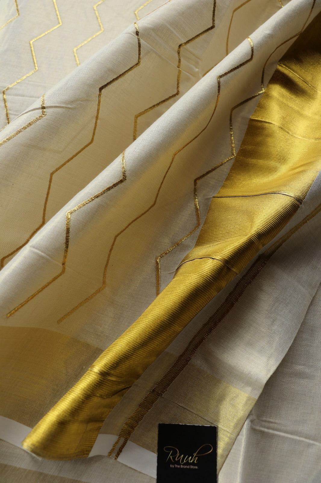 TISSUE ZIZGZAG EMBROIDERY
