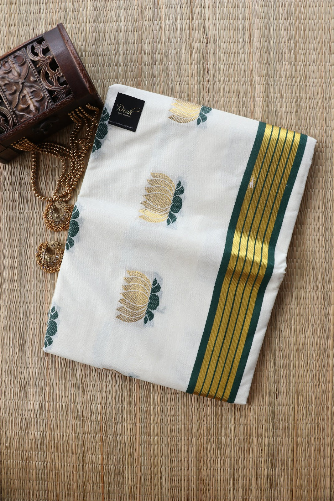 LOTUS EMBROIDERY ON KERALA COTTON - GREEN