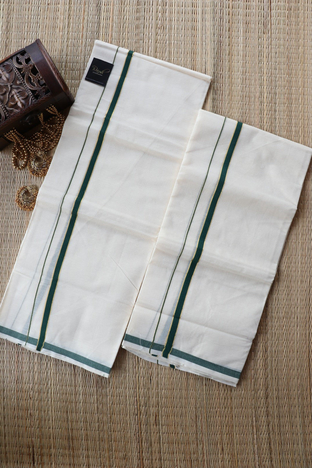 SET MUND- PULIYILAKKARA - GREEN & GOLD