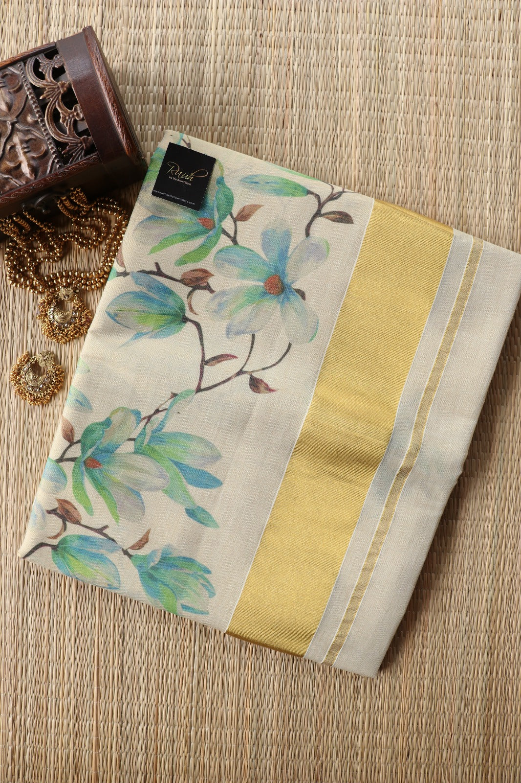 KERALA TISSUE WITH FLORAL PRINT