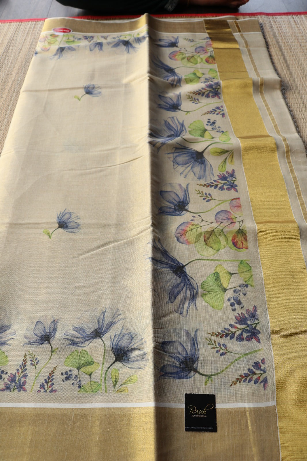 KERALA TISSUE WITH FLORAL PRINT