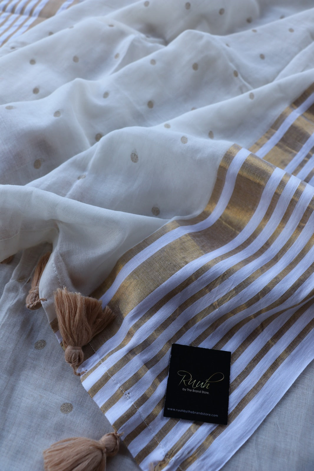 MULMUL SAREE WITH SMALL POLKA DESIGN