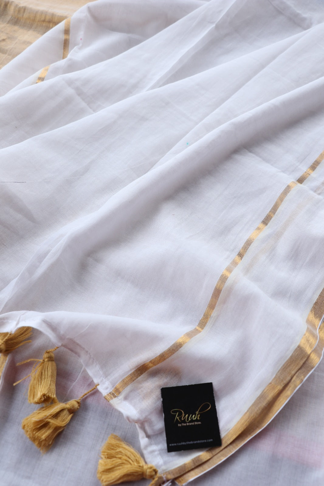 MULMUL SAREE WITH ZARI BORDER