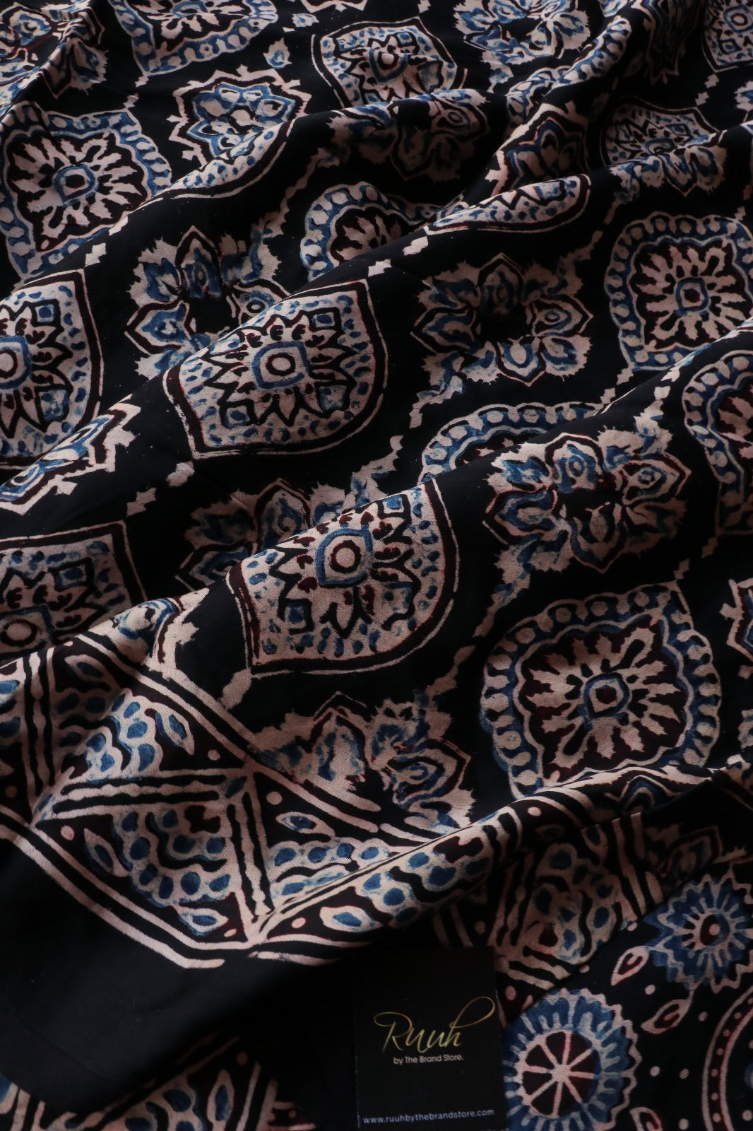 AJRAKH MODAL SILK 1 - TBS26AM