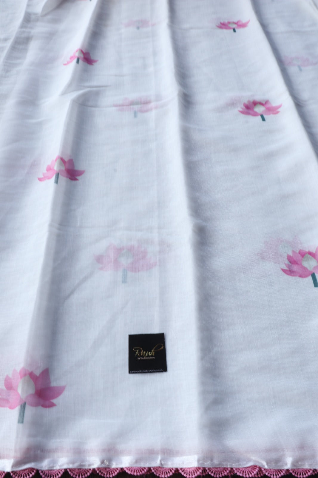 PINK LOTUS ON WHITE SEMI LINEN