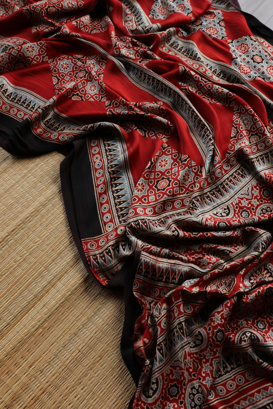 AJRAKH MODAL SILK 8 - TBS26AM