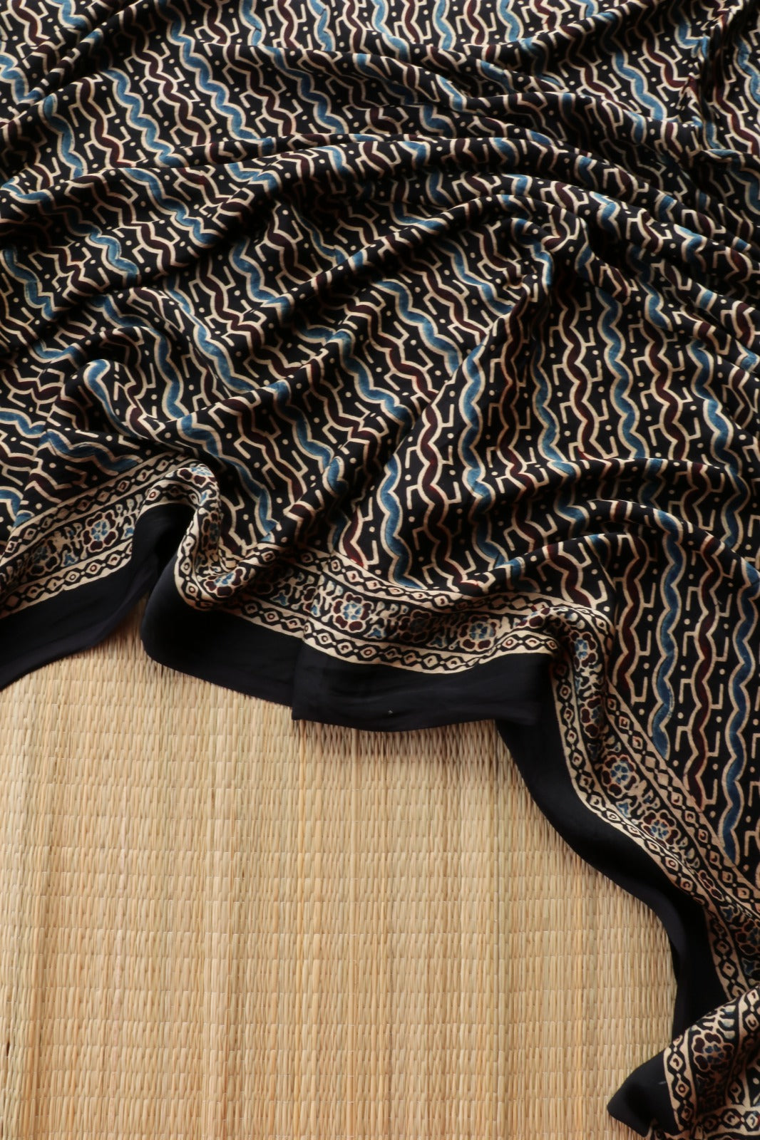 AJRAKH MODAL SILK 2 - TBS26AM