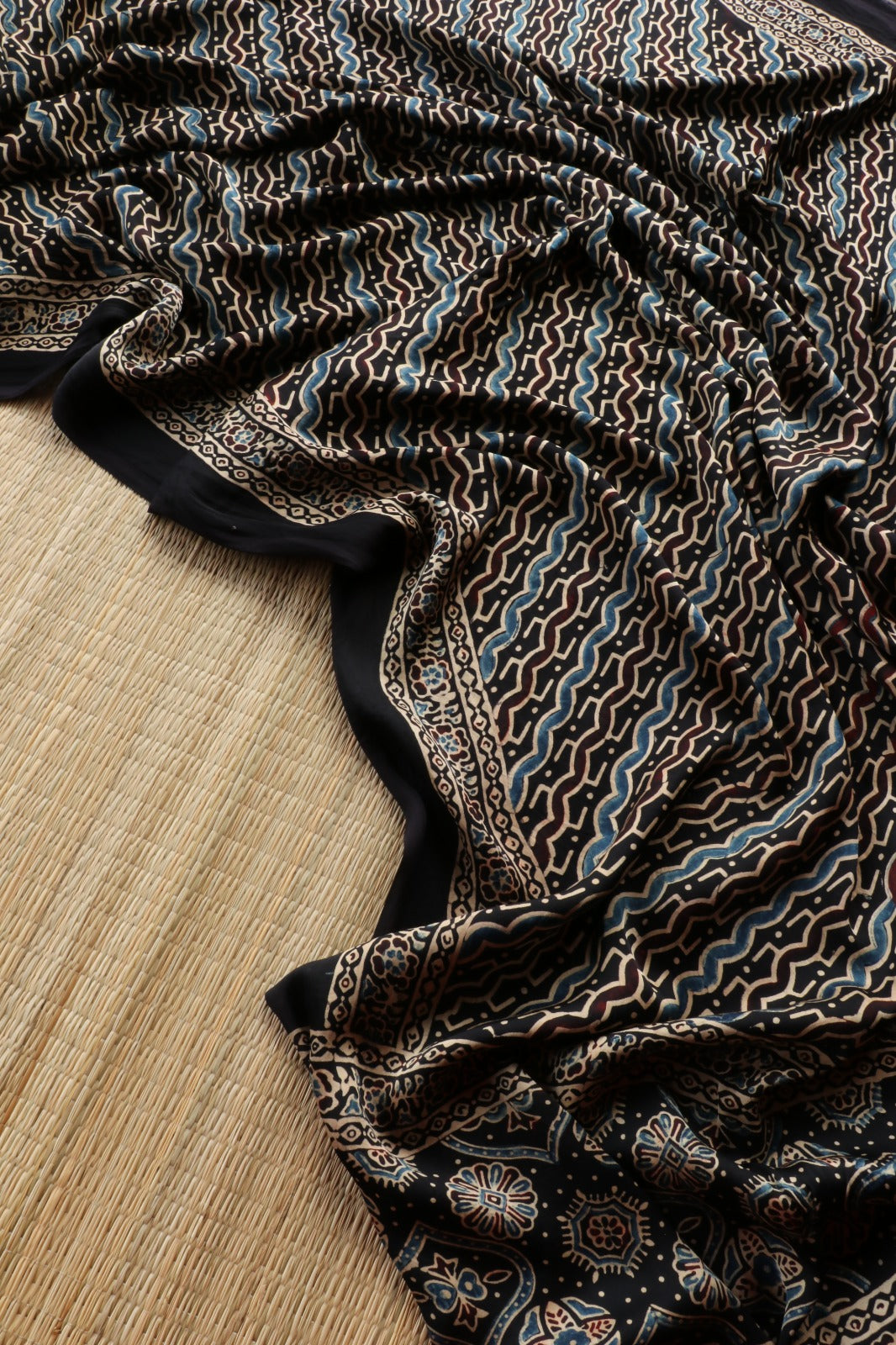 AJRAKH MODAL SILK 2 - TBS26AM
