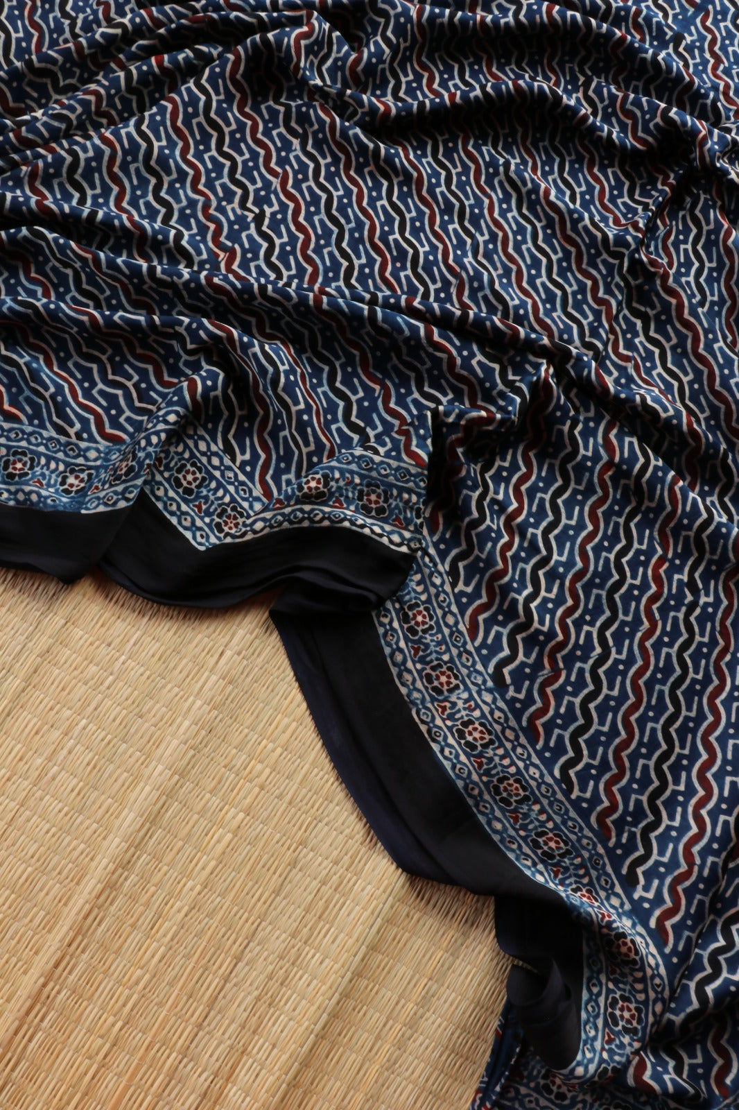 AJRAKH MODAL SILK 6- TBS26AM