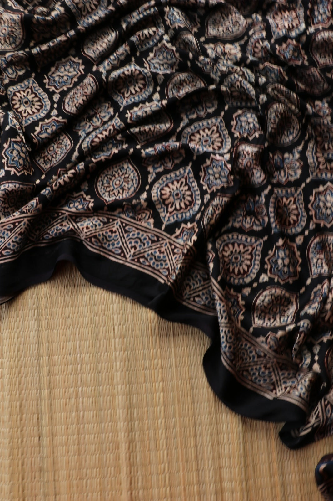 AJRAKH MODAL SILK 1 - TBS26AM