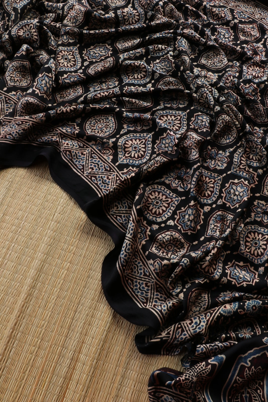 AJRAKH MODAL SILK 1 - TBS26AM