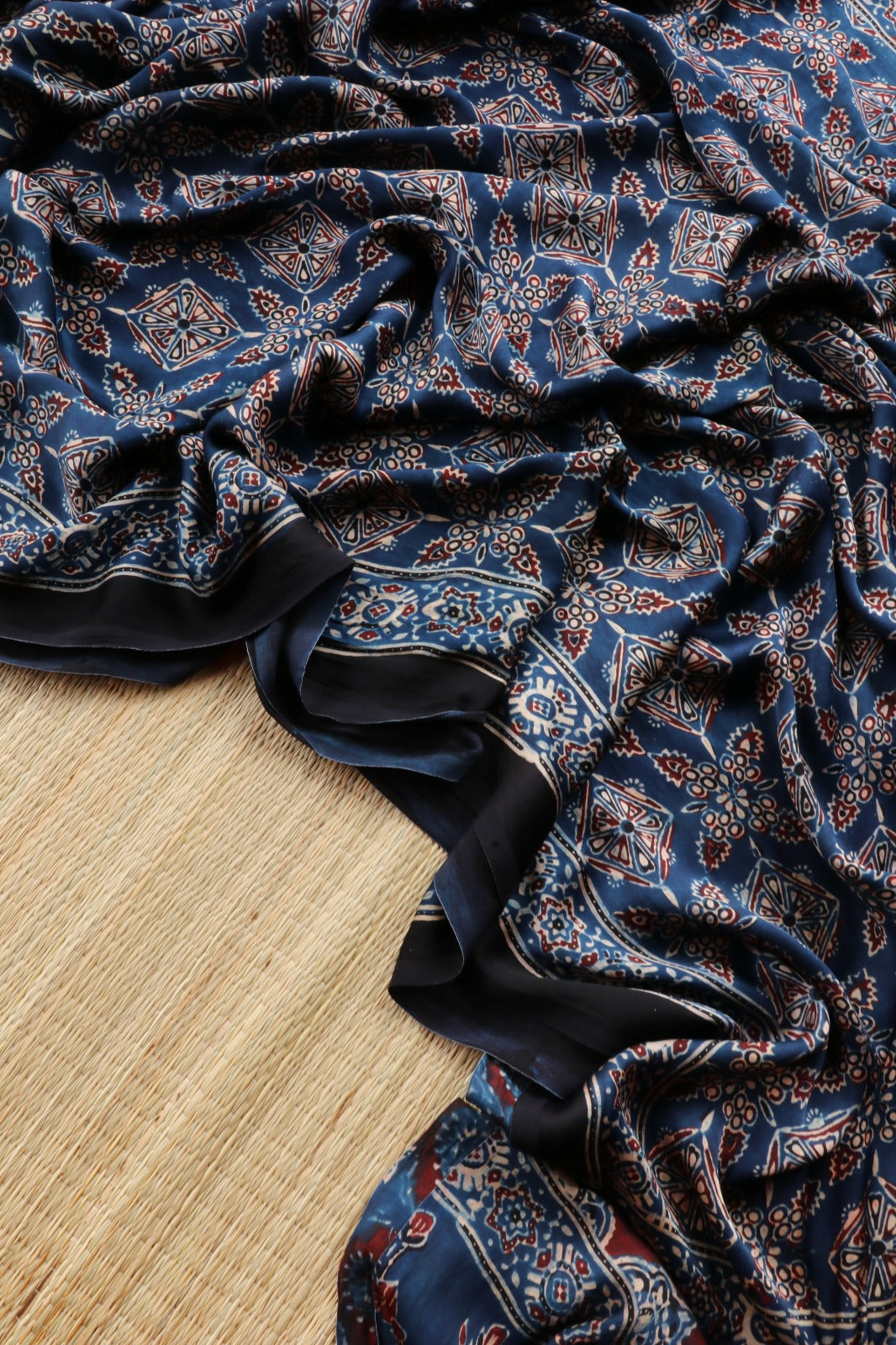 AJRAKH MODAL SILK 5 - TBS26AM