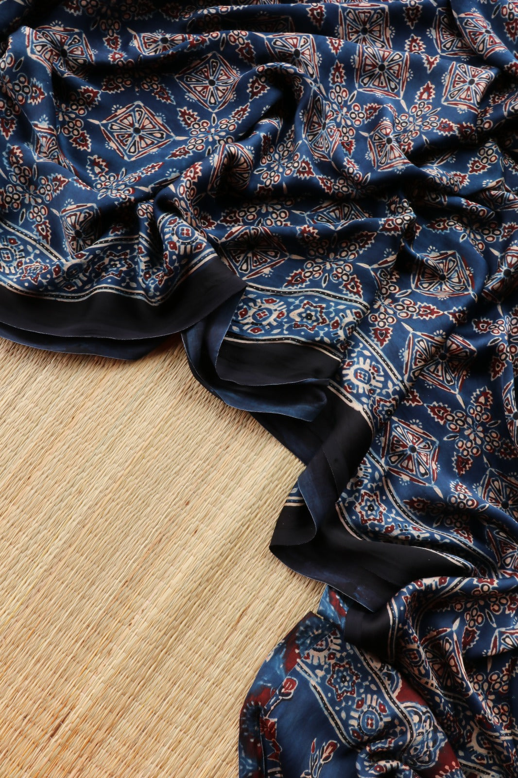 AJRAKH MODAL SILK 5 - TBS26AM