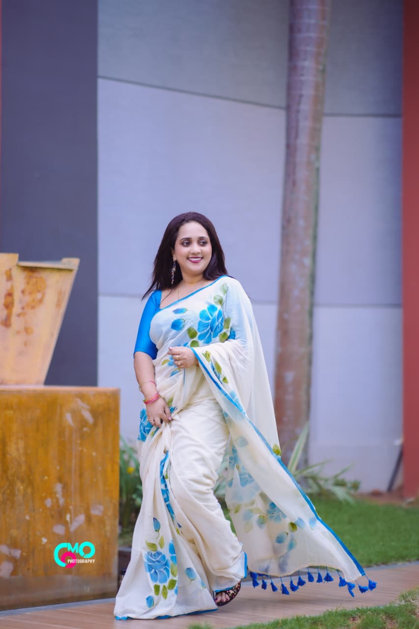 BLUE FLORAL HANDPAINTED MULMUL COTTON SAREE