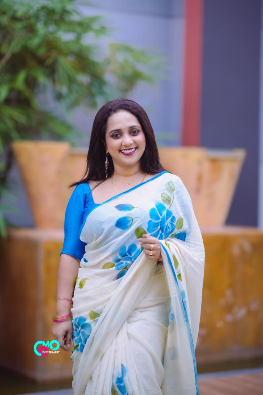 BLUE FLORAL HANDPAINTED MULMUL COTTON SAREE