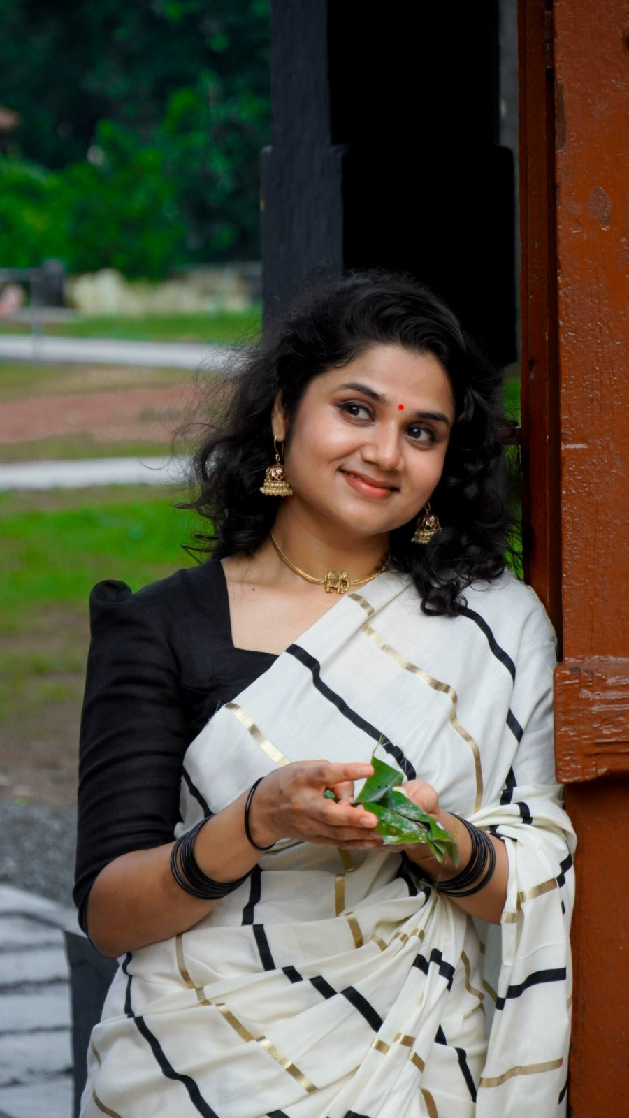PREMIUM KERALA COTTON - GOLD BLACK- TBS26MG