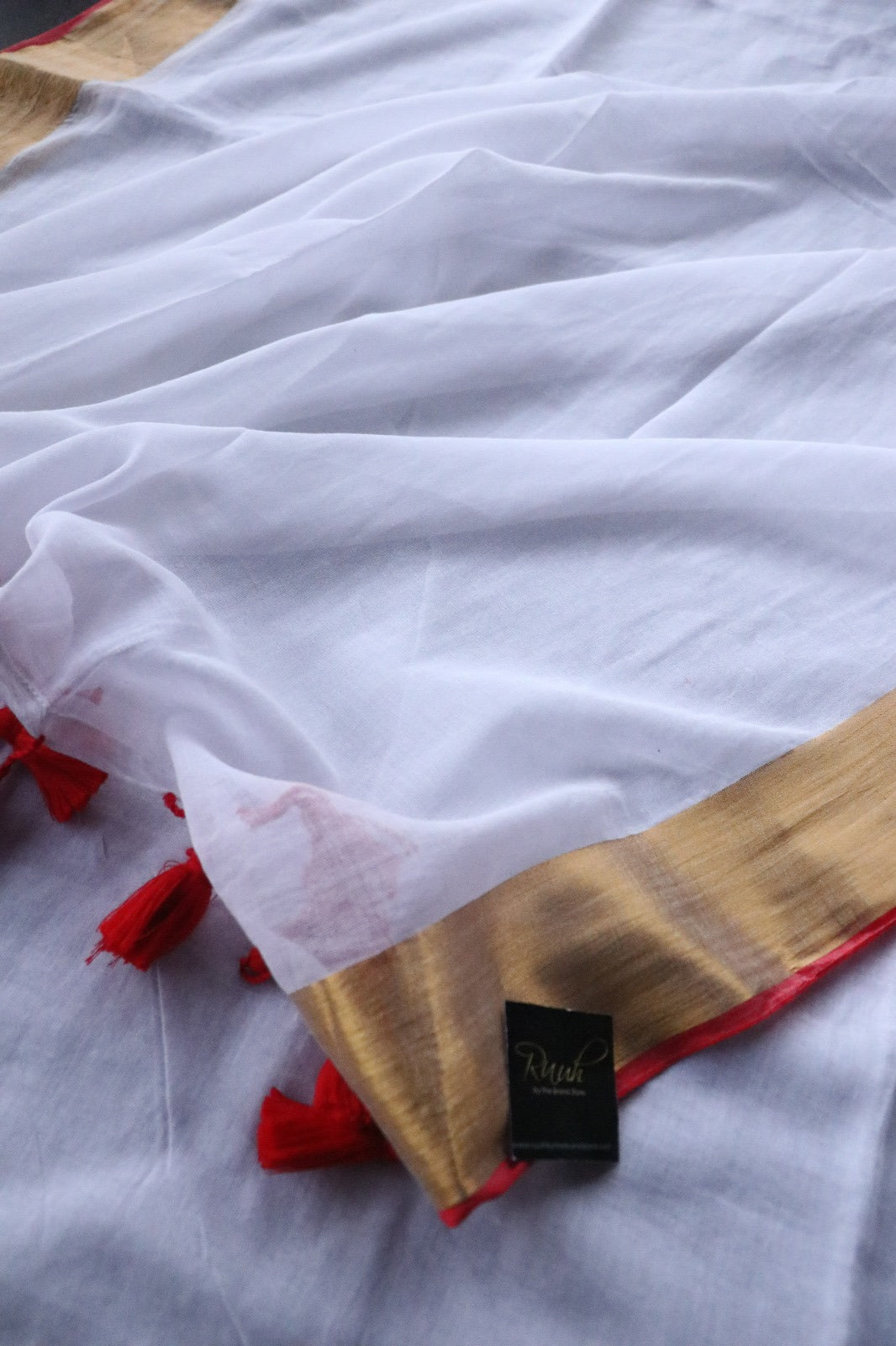 XMAS MUL MUL SAREE WITH ZARI BORDER B4