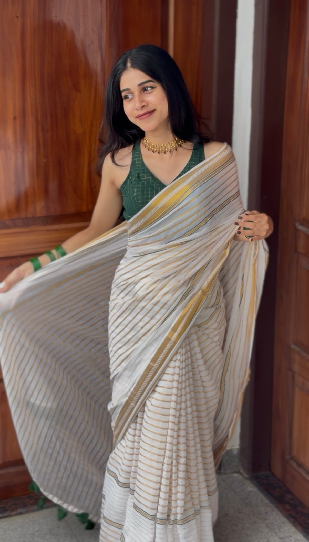 MULMUL SAREE IN STRIPE PATTERN- TBS26GS