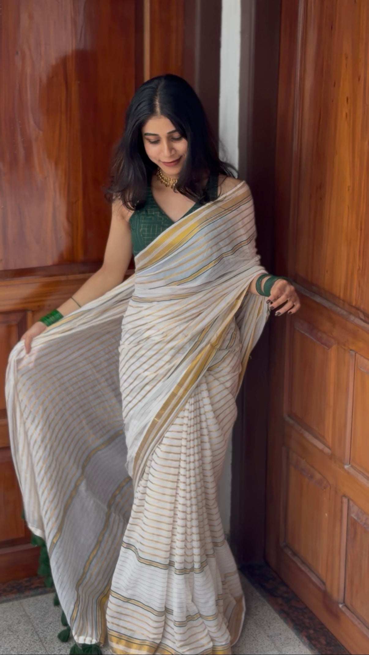 MULMUL SAREE IN STRIPE PATTERN- TBS26GS