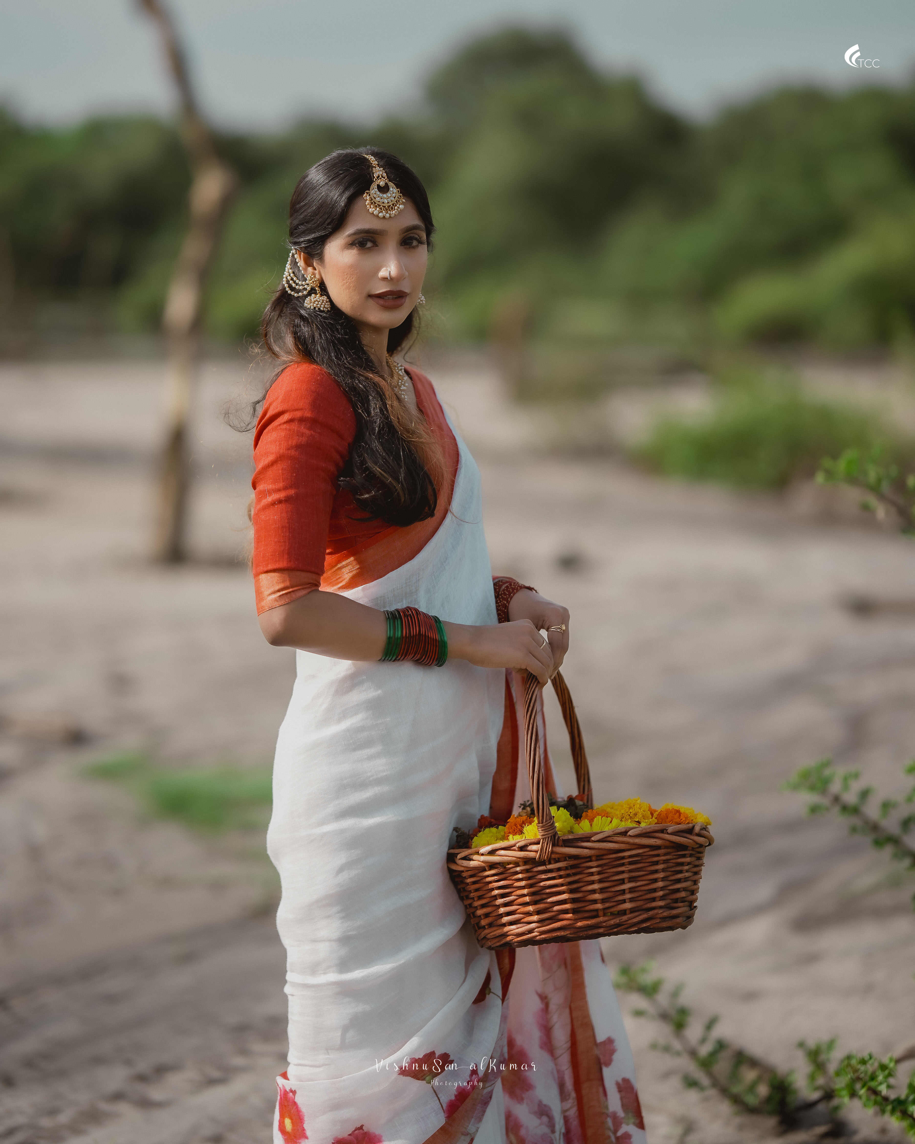 FLORAL PRINTED PURE LINEN SAREE