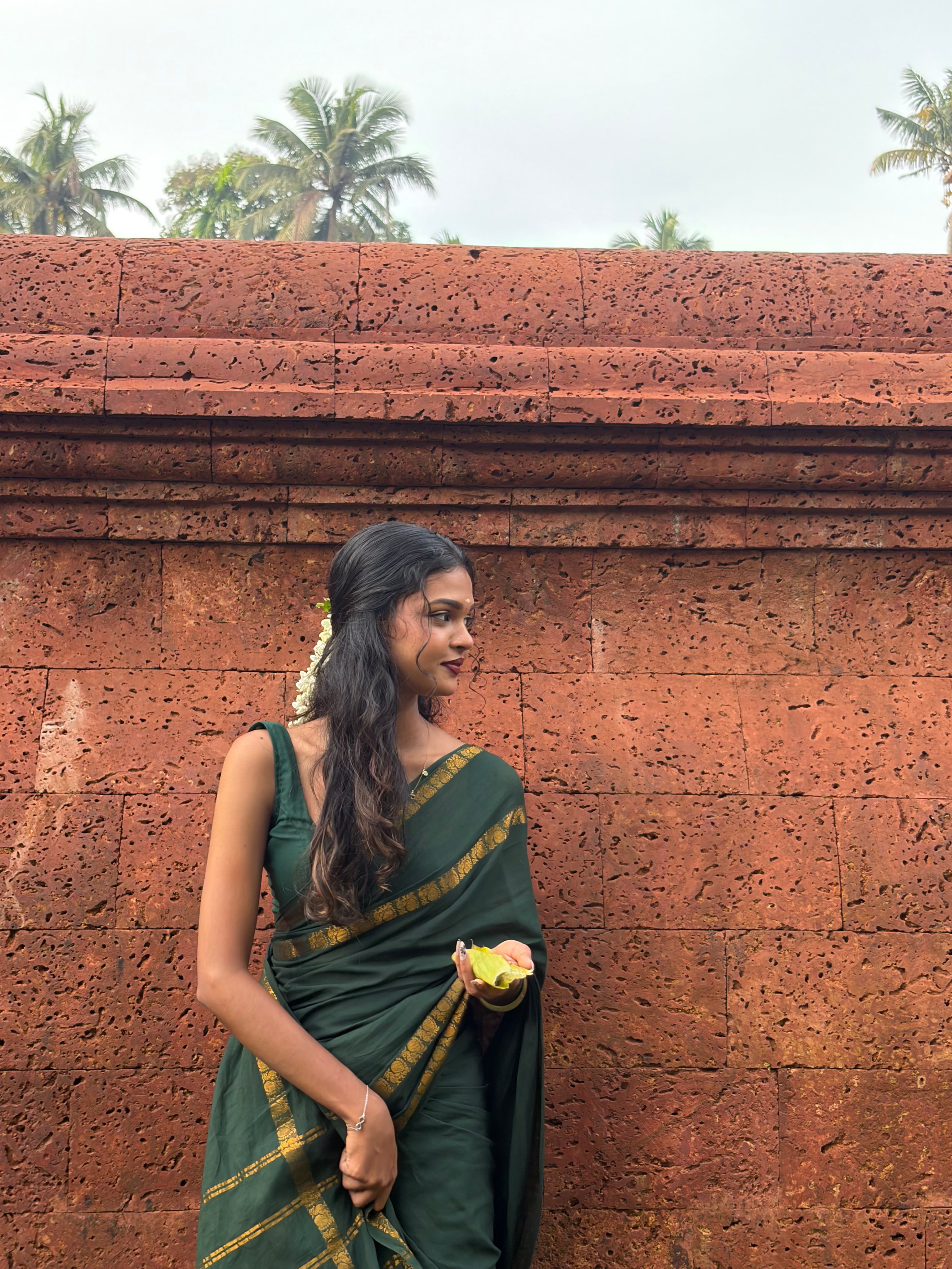 PLAIN SUNGUDI SAREE- DARK GREEN TBS26MSS
