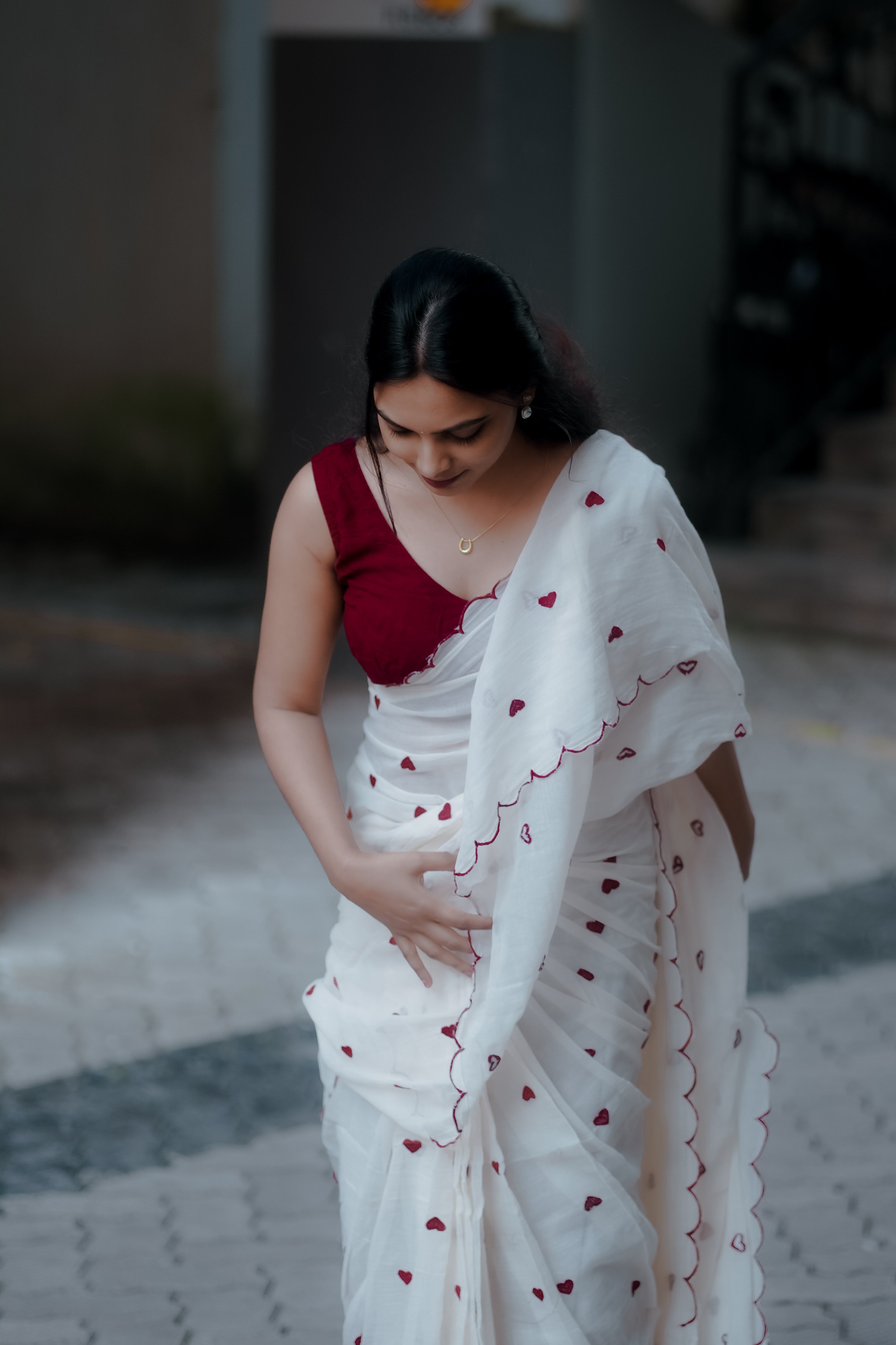 OFF WHITE MULMUL WITH MAROON HEART