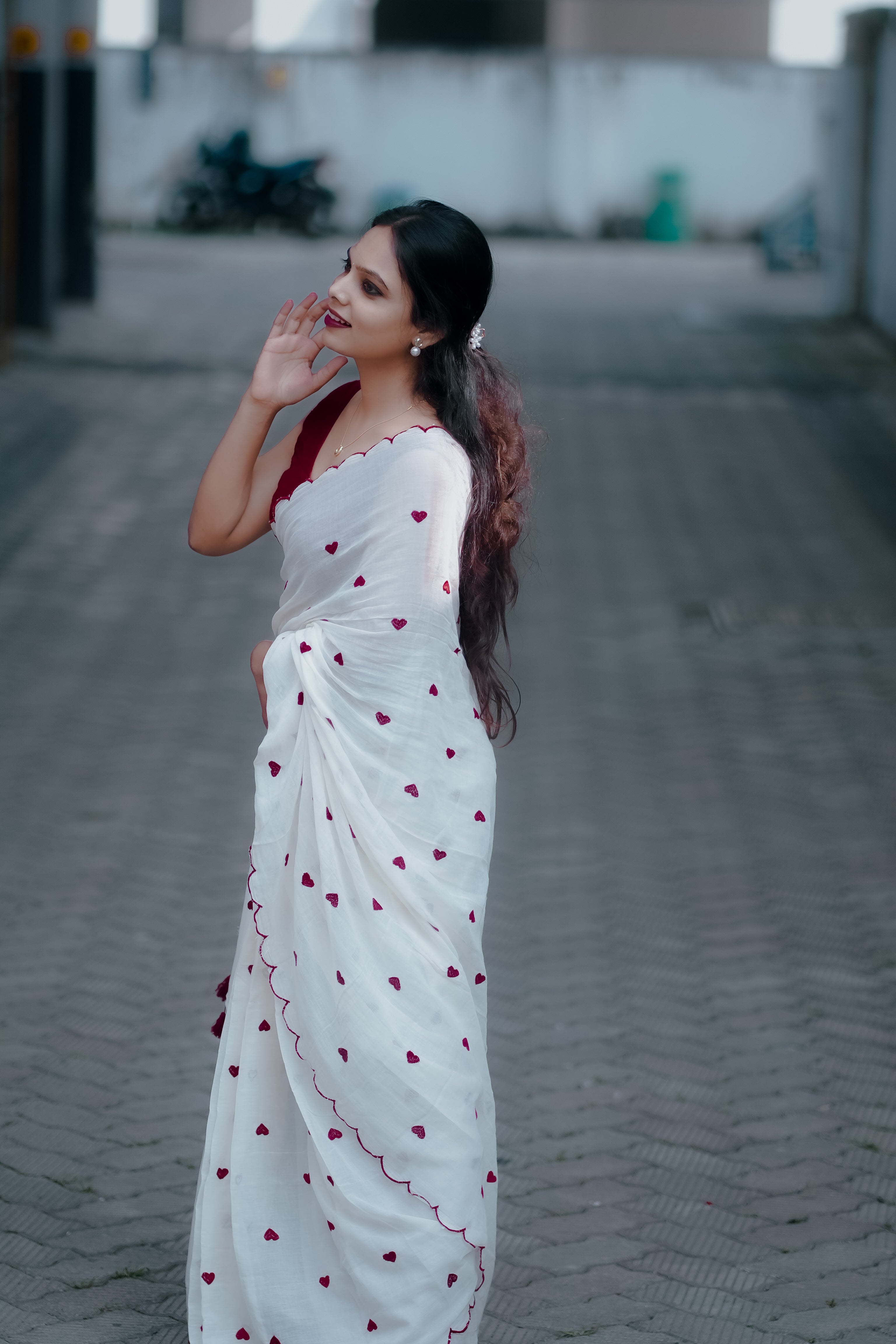 OFF WHITE MULMUL WITH MAROON HEART