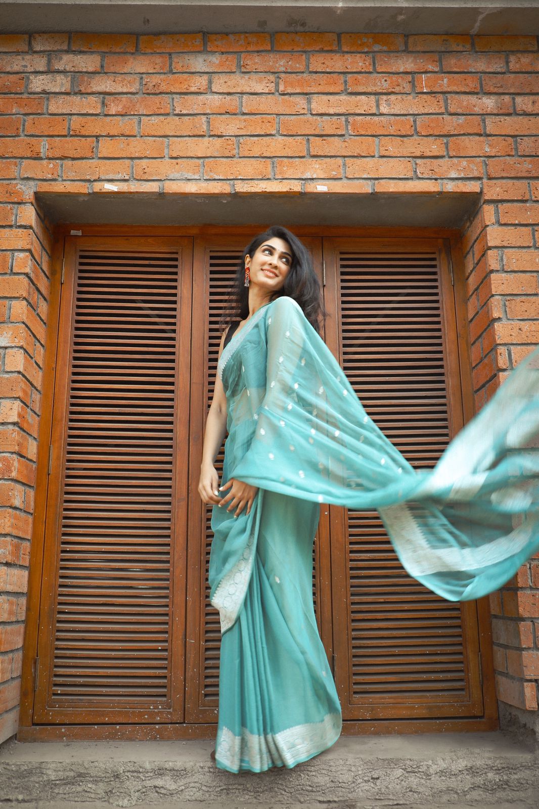 HANDLOOM BANARASI KHADDI CHIFFON 3