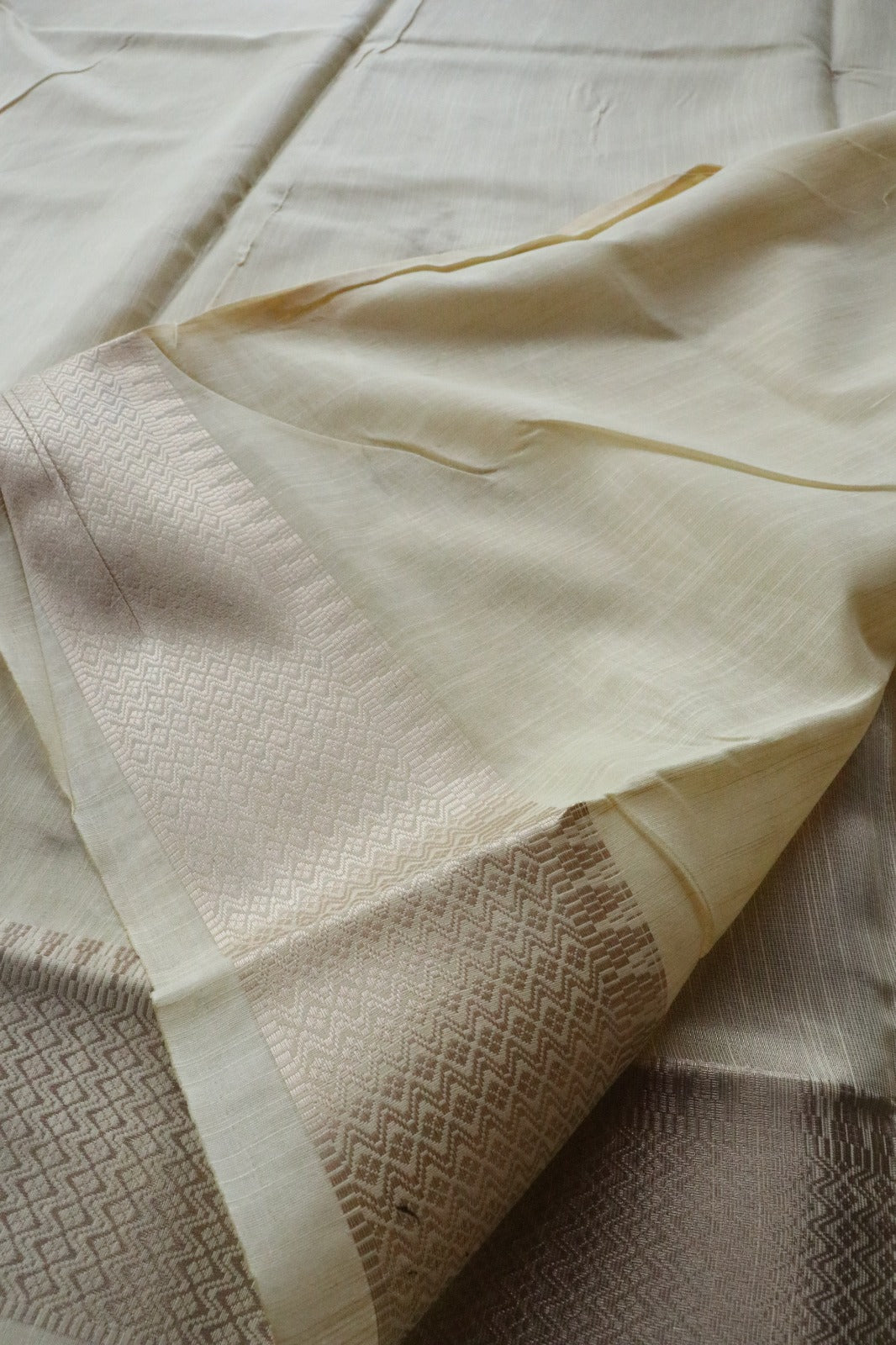 PLAIN TISSUE BASED SAREE 2