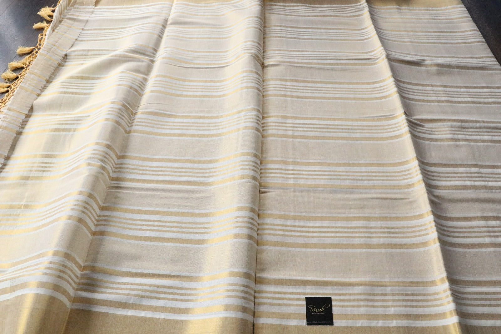 KERALA SAREE GOLD STRIPE 1