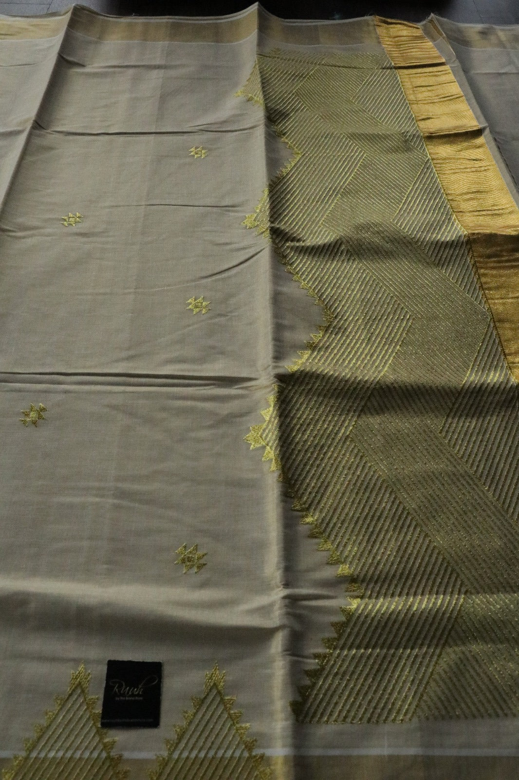 KERALA TISSUE DESIGNER EMBROIDERY