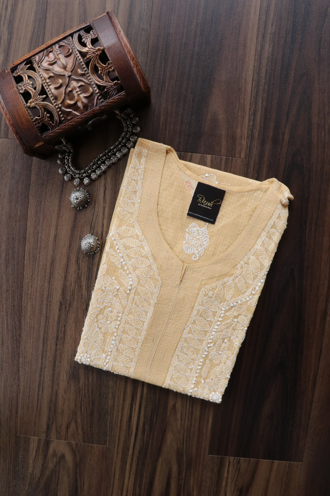 CHIKANKARI KURTA D4