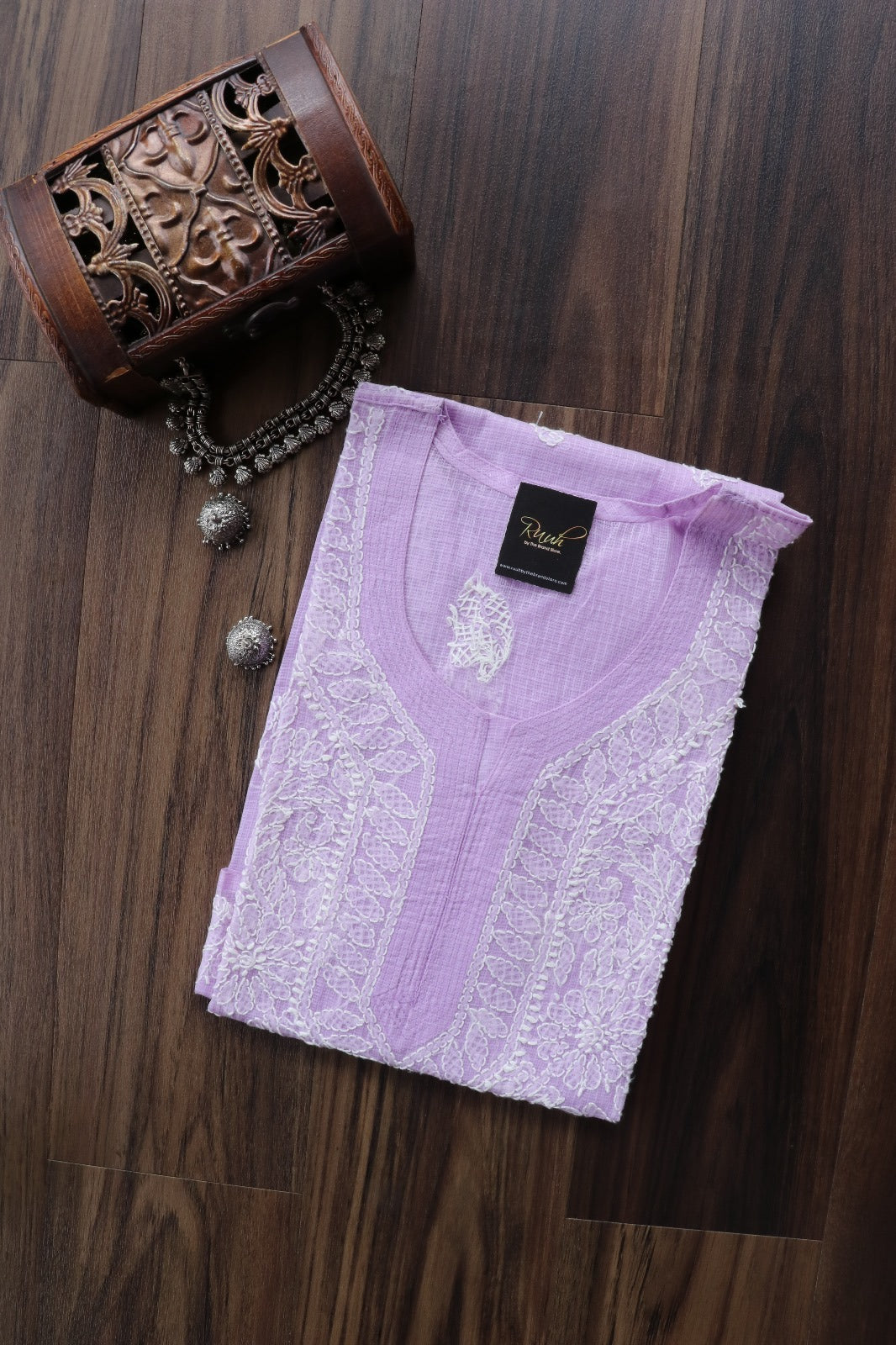 CHIKANKARI KURTA B4